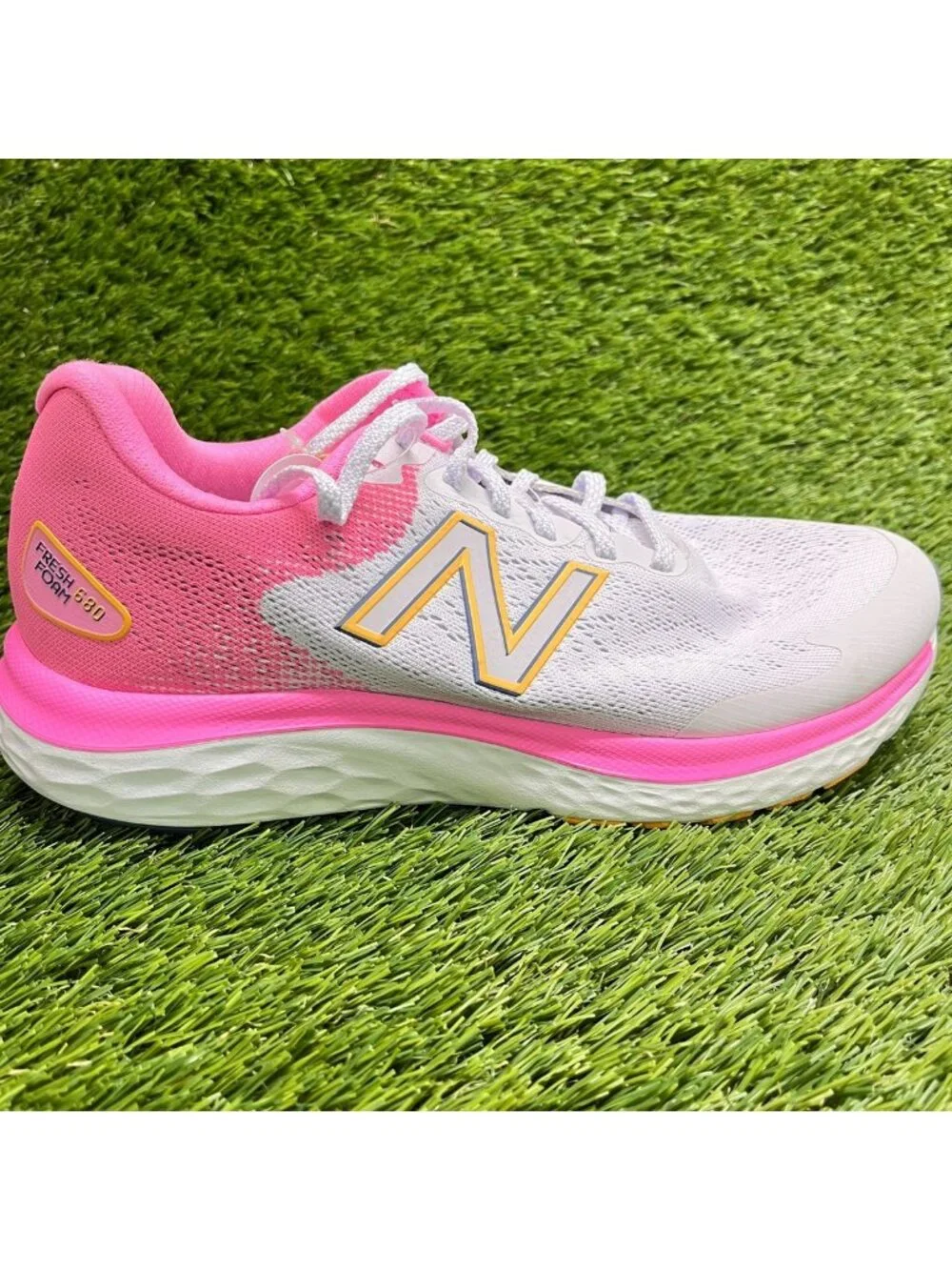 New Balance Fresh Foam 680v7 Womens Size 10D Pink Athletic Running Shoes Sneaker
